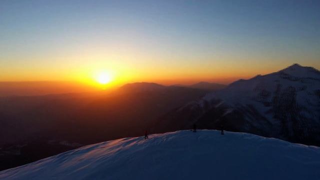 Над горами Красной Поляны зимой на закате! Красиво ли там? смотреть онлайн