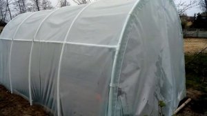 КАК ПОСТРОИТЬ ТЕПЛИЦУ ПАРНИК ИЗ ПЛАСТИКОВЫХ ТРУБ СВОИМИ РУКАМИ- ПОШАГОВЫЙ МОНТАЖ