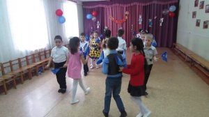 Упражнение с флажками на 23 февраля подг. гр.Видео Натальи Мирошниченко