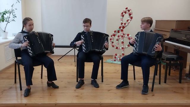 Э. Сантеухини - Пасодобль "Рио-рита". Исполняет трио "Сувенир" (Перминова Н, Дроздов Т, Карпухин В. смотреть онлайн