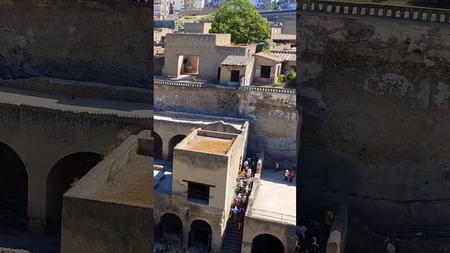 Ruins of Ercolano (Herculanium) #shorts #archeology #italy #romanempire #virtualnapoli