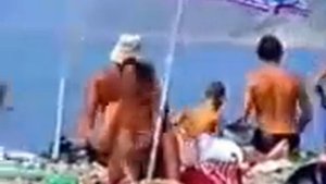 Cтринги первый раз на пляже.