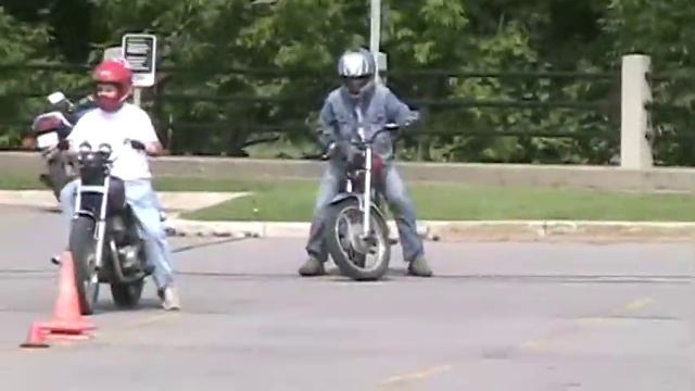 LenaMoto.mpeg смотреть онлайн