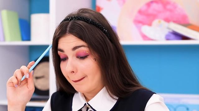 Ведьма vs Обычная девушка / Сложно быть девушкой