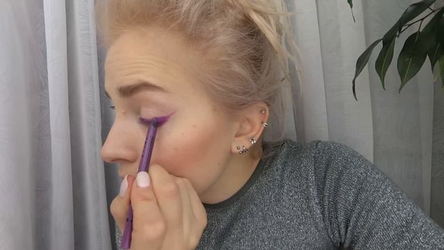 ВАРИАНТ НОВОГОДНЕГО МАКИЯЖА, СИРЕНЕВЫЕ СТРЕЛКИ смотреть онлайн