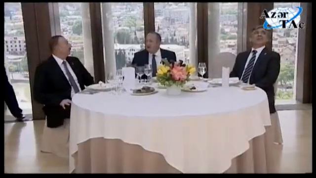 От имени Президента Грузии был дан официальный обед в честь президентов Азербайджана и Турции смотреть онлайн
