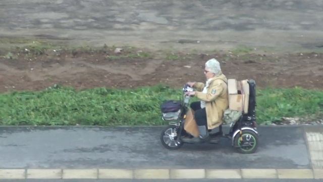 Бабуля едет) смотреть онлайн