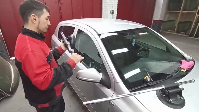 Установка автостекол в одного мастера инструментом "Fur-Hand" 1 часть