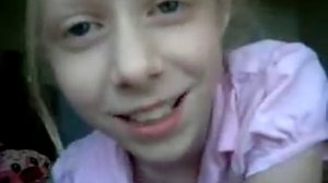 на девочку упал шкаф