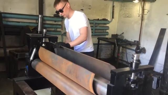 Вальцы 1300х4 мм, электромеханическии смотреть онлайн