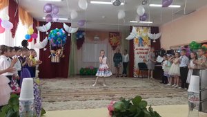#Белка_Изабеллка на выпускном с песней "Всё очень просто"