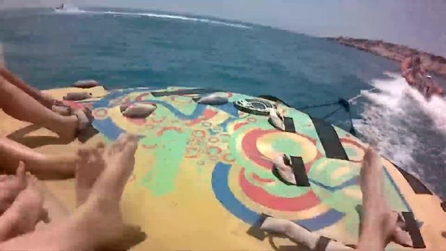 КТО КАТАЛСЯ? ВОДНЫЙ ДИВАН КРУЧЕ БАНАНА ДАВАЙТЕ ВСПОМНИМ ЛЕТО И РАЗВЛЕЧЕНИЯ НА МОРЕ смотреть онлайн