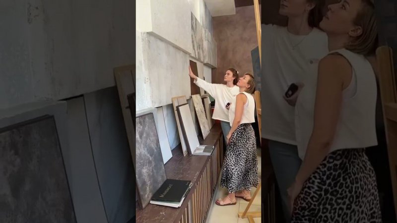 Школа «Умный дизайн» приехала в Decorum для небольшого ликбеза по декоративным покрытиям