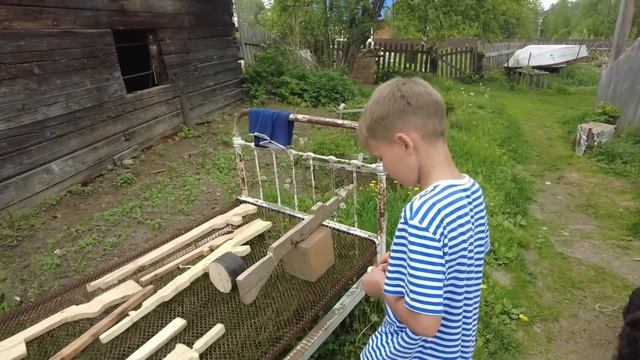 Общение с умелыми детьми из деревни, обзор их инструмента смотреть онлайн