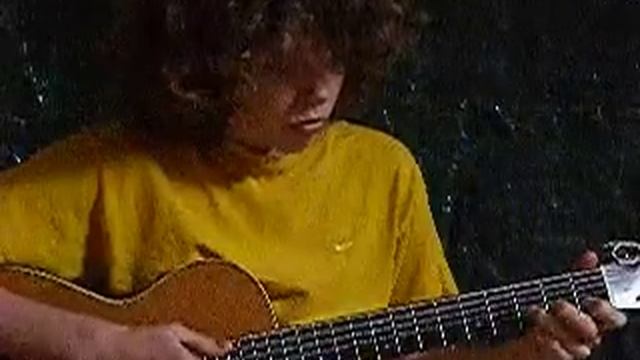 MrCluxBox plays acoustic guitar rumba смотреть онлайн
