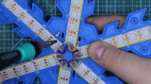 Светодиодная снежинка: Arduino NANO + WS2812B