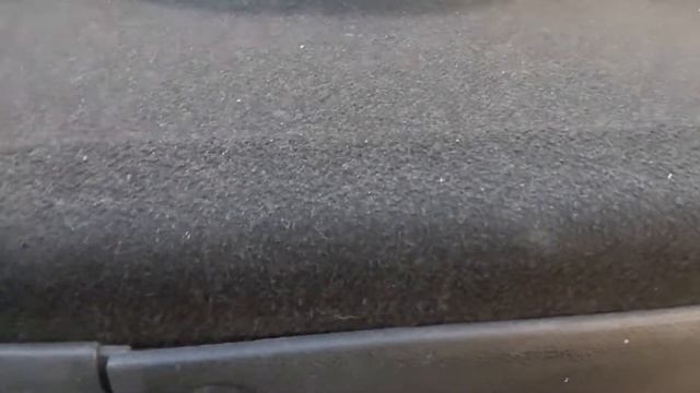 Como retirar sombrerera y luz tercer stop de nissan Tiida, con asientos reclinables. смотреть онлайн