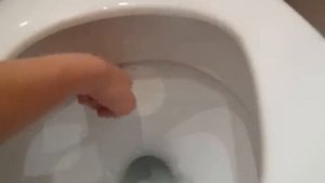 Как приучить ребенка к унитазу и детскому горшку.