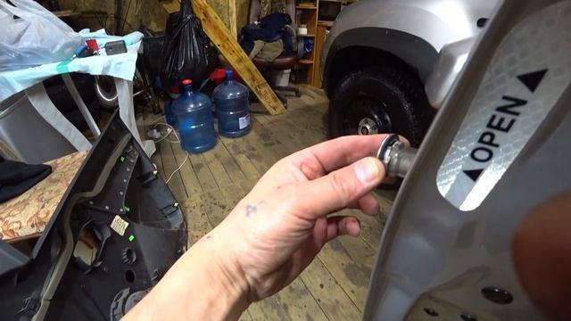 Рено Дастер/Попытка вскрыть/Кража вещей из салона или Угон? смотреть онлайн