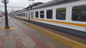 ЭД4М-0452 по маршруту фирменного экспресса Москва - Калуга 1 подают под посадку на Киевский вокзал.