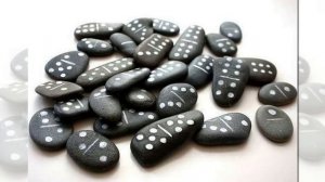 Декор и поделки своими руками из гальки и речных камешков. Идеи эко украшения для дома, дачи и сада