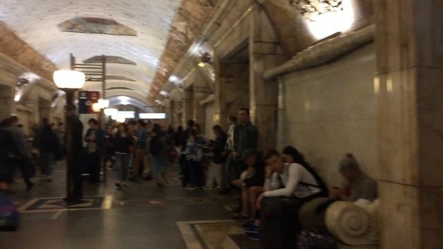 Станция метро "Новокузнецкая" смотреть онлайн