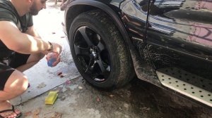 ЧЕРНЕНИЕ РЕЗИНЫ СВОИМИ РУКАМИ. Чернение шин БМВ х5 е53.