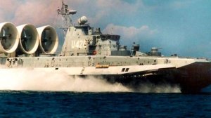 ПОЧЕМУ ДЕСАНТНЫЙ КОРАБЛЬ НА ВОЗДУШНОЙ ПОДУШКЕ "ЗУБР" ОПЕРЕДИЛ СВОЕ ВРЕМЯ ?