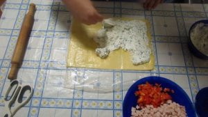 Рецепт, сырный рулет с начинкой  !