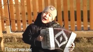 Мальчик круто играет на гармошке и поет | Талантливые дети
