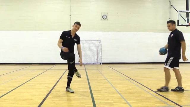 Soccer - Shooting Star - Striking with The Laces смотреть онлайн