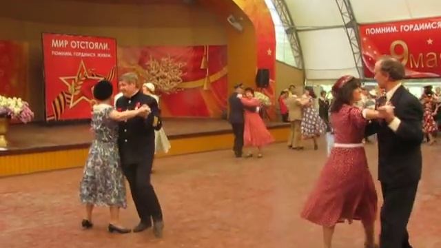 Хороши весной в саду цветочки смотреть онлайн