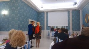 Знаменитый фокусник на корпоративе в у начальства ГАЗПРОМа показывает фокус с ЖЕНСКИМ ЛИФЧИКОМ