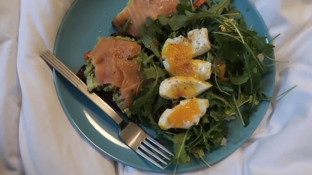 первый снег в Париже | снимаю снепы в агентстве | старые друзья | влог смотреть онлайн