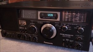 Panasonic RF-4900 Communications Receiver - Shortwave, Medium Wave AM, FM