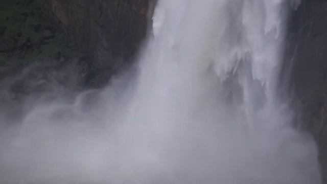 Водопад Дунхинда. Бадулла. Шри-Ланка смотреть онлайн