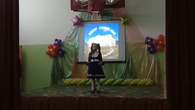 Роберт Рождественский УЧИТЕЛЯМ! Читает Плаксина Таисия! Школьный юбилей! смотреть онлайн