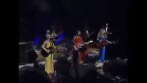 "Мне на память" исполняет группа Лицей