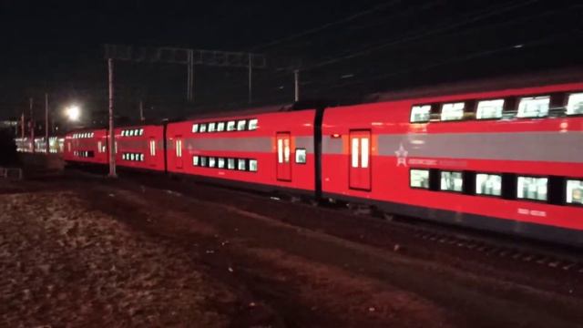 Аэроэкспресс Окружная-Шереметьево и Шереметьево-Белорусский вокзал встретились на станции Марк МЦД смотреть онлайн