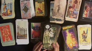 Какую колоду таро выбрать для начинающих? Как выбрать первую колоду таро? Колода таро для новичков.