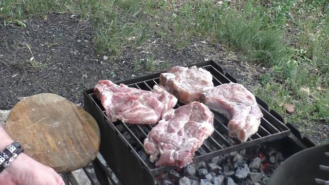 ?Сочная свинина на сетке!