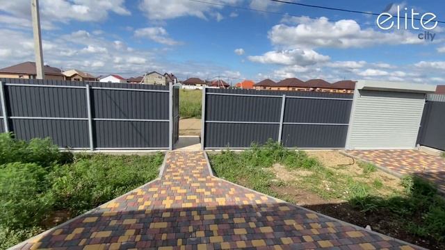 ? Дом на большом участке с 4 спальнями в поселке Знаменский