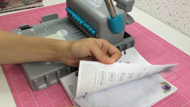 Как сделать блокнот✌Брошюровщик☝Биндер We R Memory Keepers Cinch Book Binding Tool