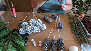 Красивые букеты из шишек/Просто покрасила шишки и получилась такая красота