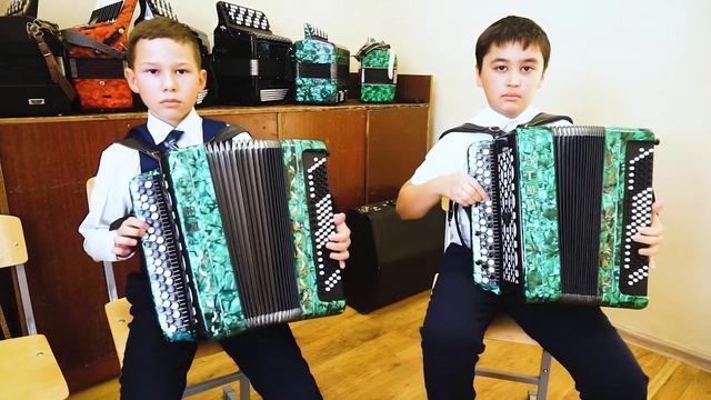 "Перевоз Дуня Держала" Набиев Рафис и Назимов Данис смотреть онлайн