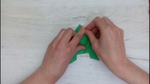 Как сделать простую лягушку оригами из бумаги