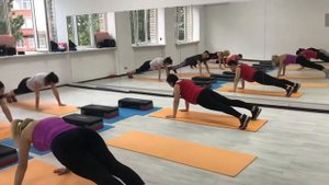 Тренировка со степами. Фитнес на степах.