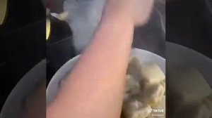 Как приготовить манты что бы не прилипали