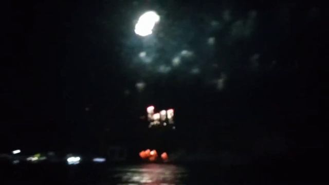 Салют в Анапе пляж в день победы 9мая 2022 смотреть онлайн