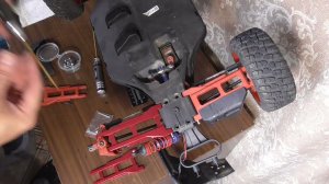 Замена рычагов подвески Remo Hobby 9EMU.